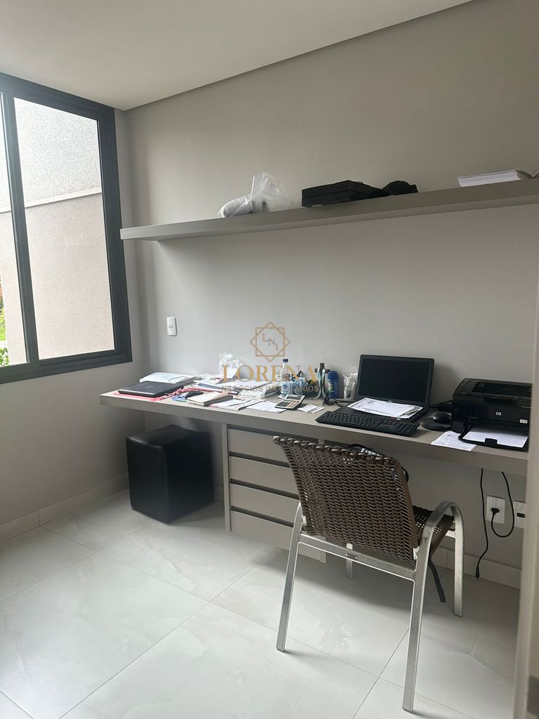Casa de Condomínio com 3 quartos à venda, 230m² — foto 2 de 38
