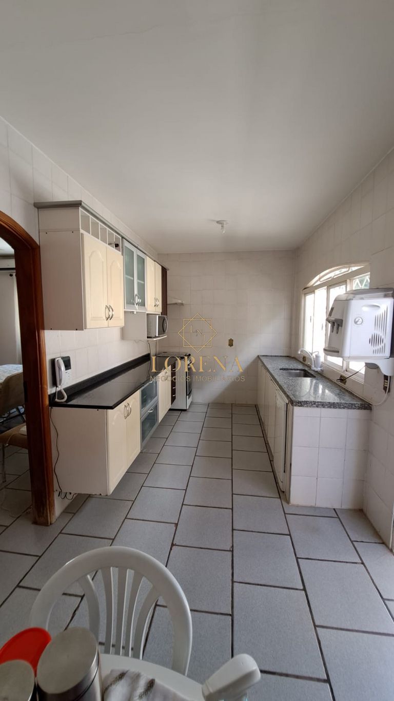 Casa com 3 quartos à venda, 246m² — foto 12 de 16