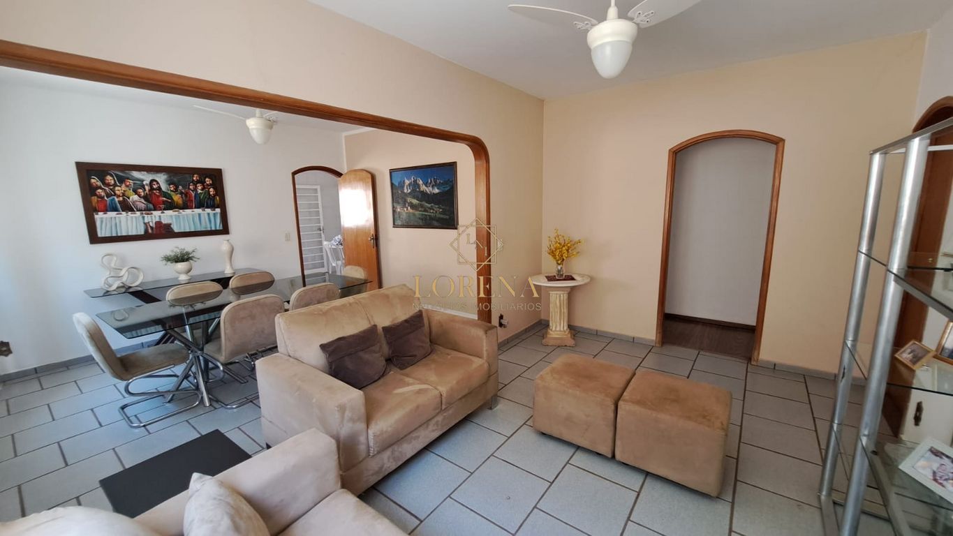 Casa com 3 quartos à venda, 246m² — foto 10 de 16