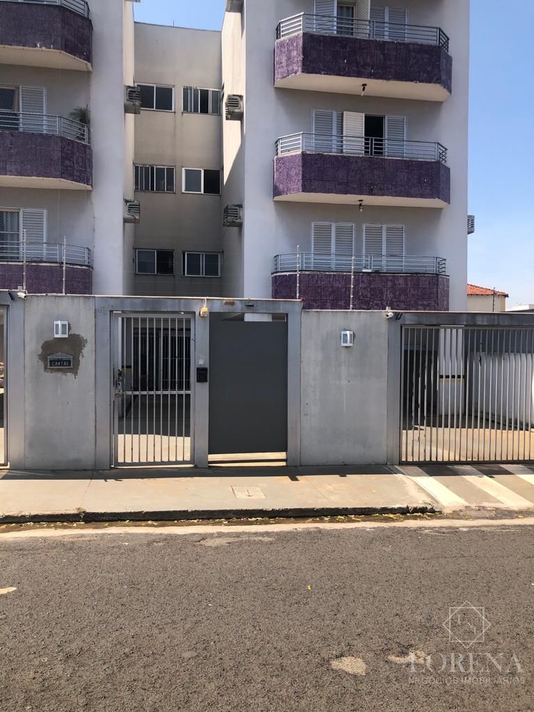 Apartamento com 2 quartos à venda, 80m² — foto 1 de 17