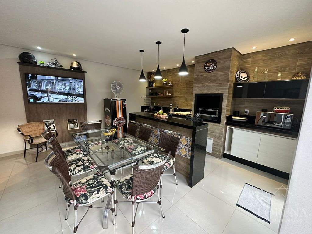 Casa de Condomínio com 3 quartos à venda, 250m² — foto 27 de 32