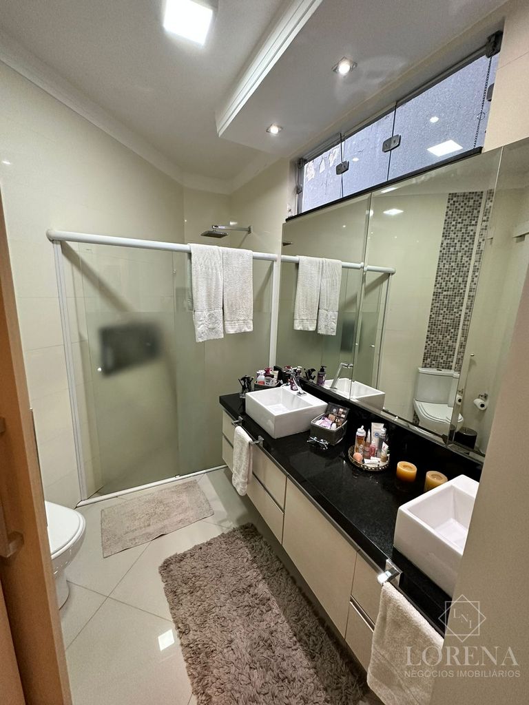 Casa de Condomínio com 3 quartos à venda, 250m² — foto 21 de 32