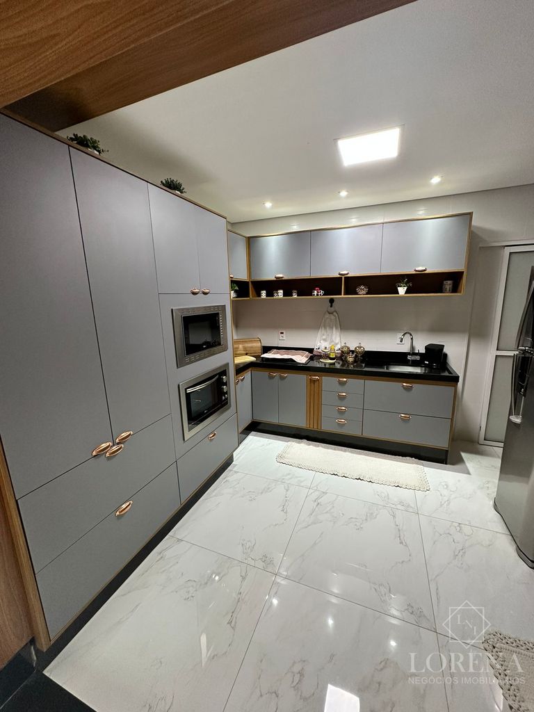 Casa de Condomínio com 3 quartos à venda, 250m² — foto 17 de 32