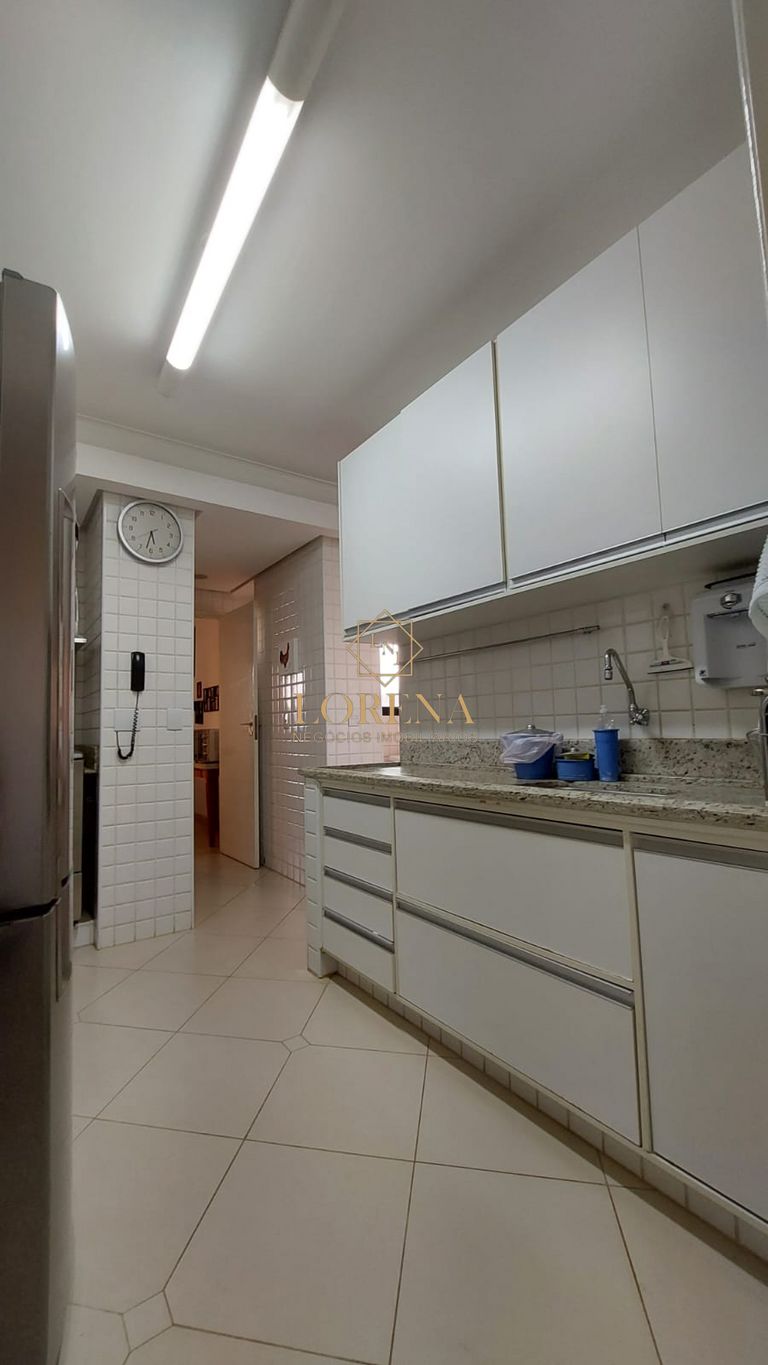 Apartamento com 3 quartos à venda, 140m² — foto 26 de 28