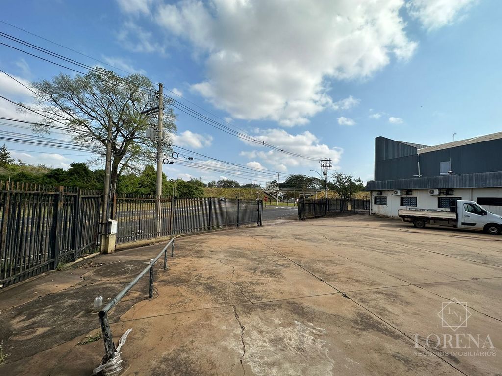 Galpão / Depósito / Armazém  à venda, 1300m² — foto 4 de 11