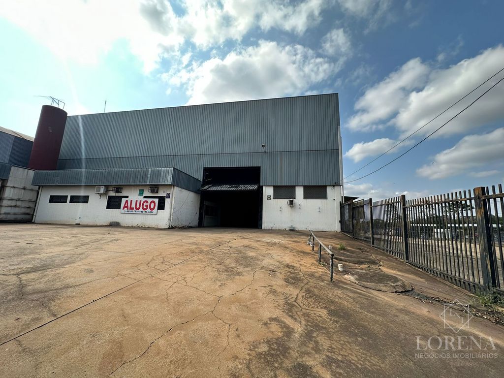 Galpão / Depósito / Armazém  à venda, 1300m² — foto 1 de 11