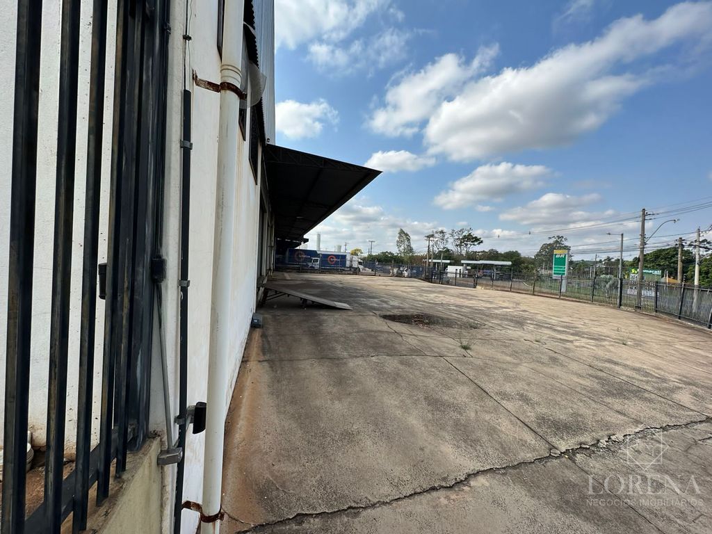 Galpão / Depósito / Armazém  à venda, 1300m² — foto 3 de 11