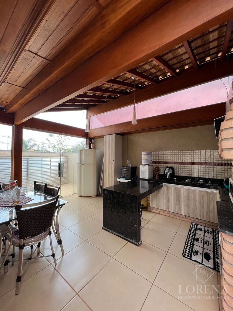 Casa de Condomínio com 3 quartos à venda, 106m² — foto 2 de 28