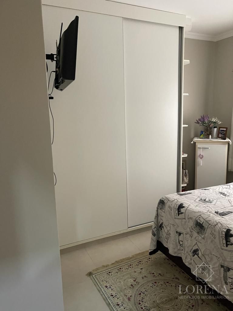 Casa com 4 quartos à venda, 240m² — foto 8 de 17
