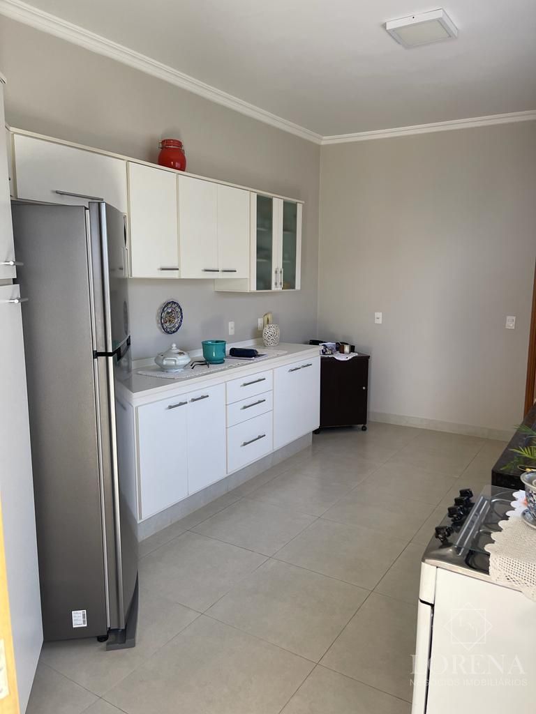 Casa com 4 quartos à venda, 240m² — foto 12 de 17