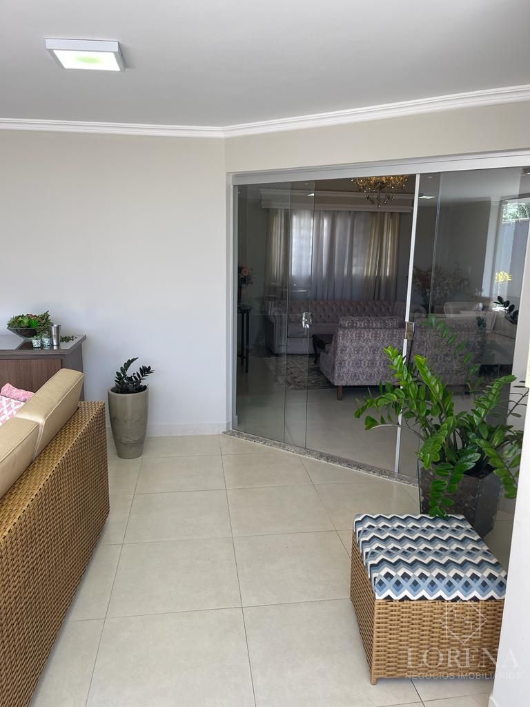 Casa com 4 quartos à venda, 240m² — foto 6 de 17