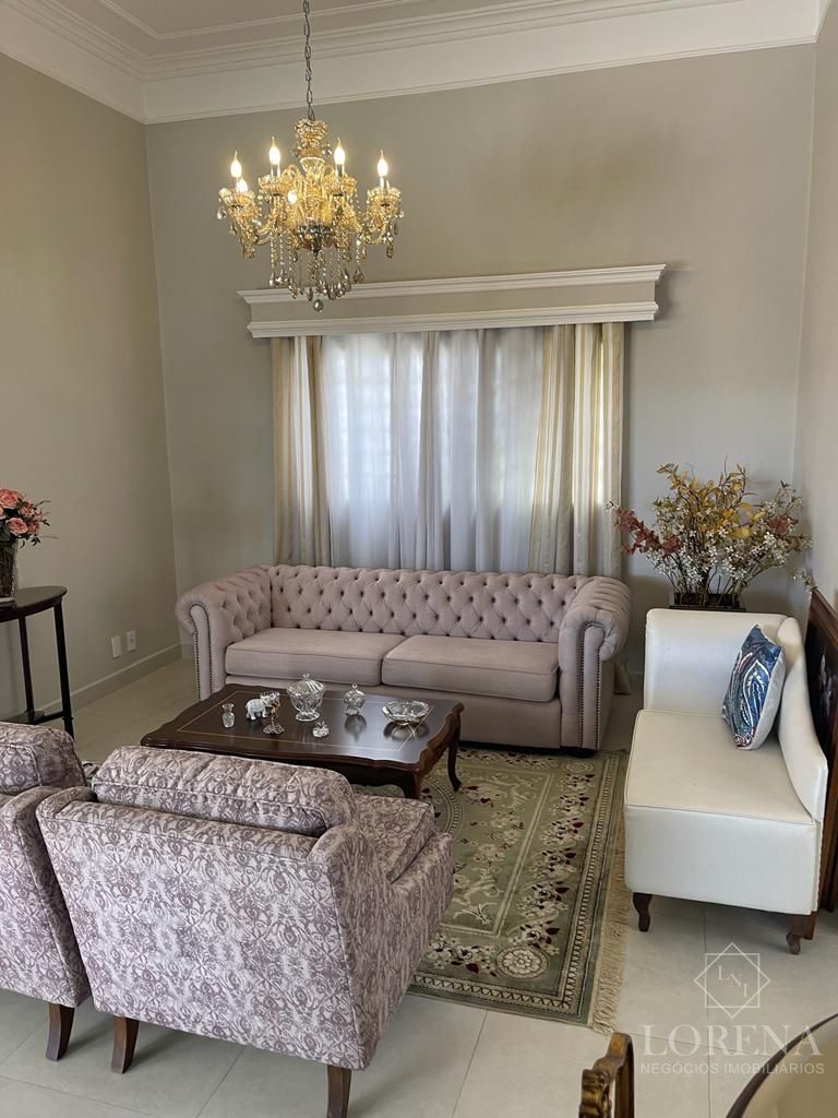 Casa com 4 quartos à venda, 240m² — foto 4 de 17