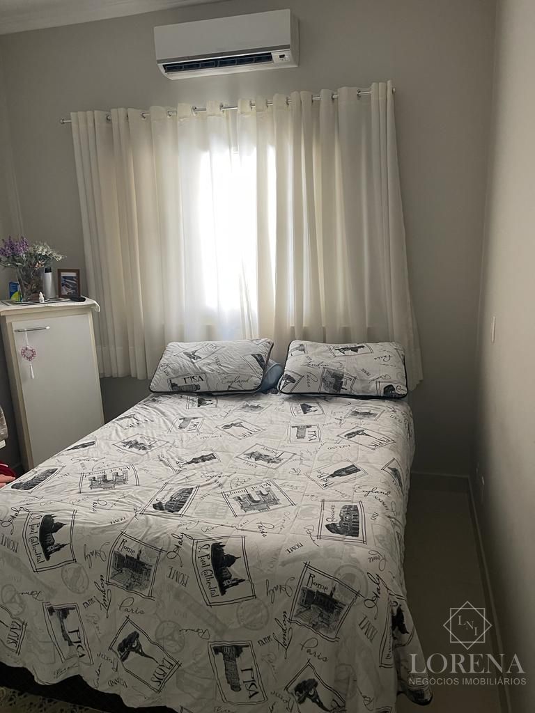 Casa com 4 quartos à venda, 240m² — foto 9 de 17