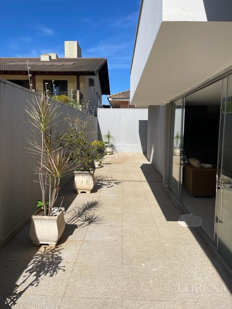 Casa com 4 quartos à venda, 240m² — foto 17 de 17