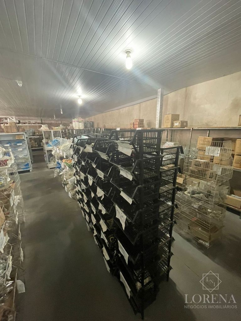 Galpão / Depósito / Armazém  à venda, 500m² — foto 3 de 10