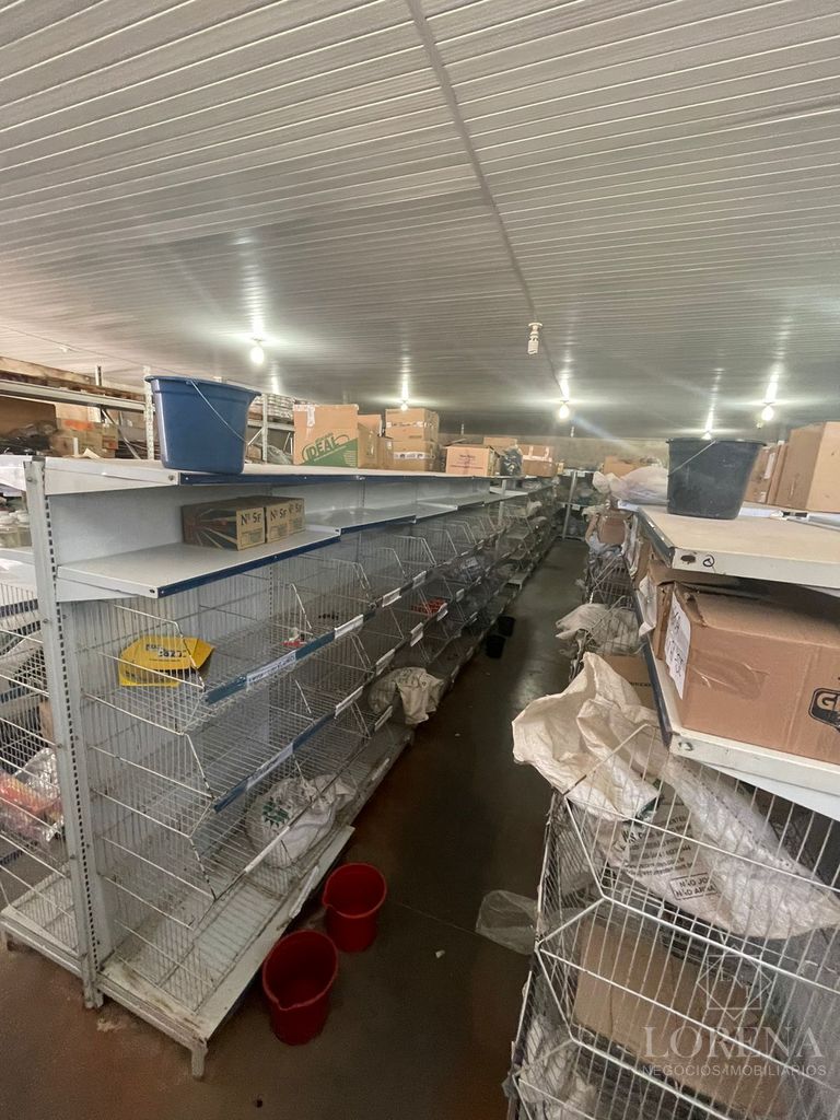 Galpão / Depósito / Armazém  à venda, 500m² — foto 4 de 10