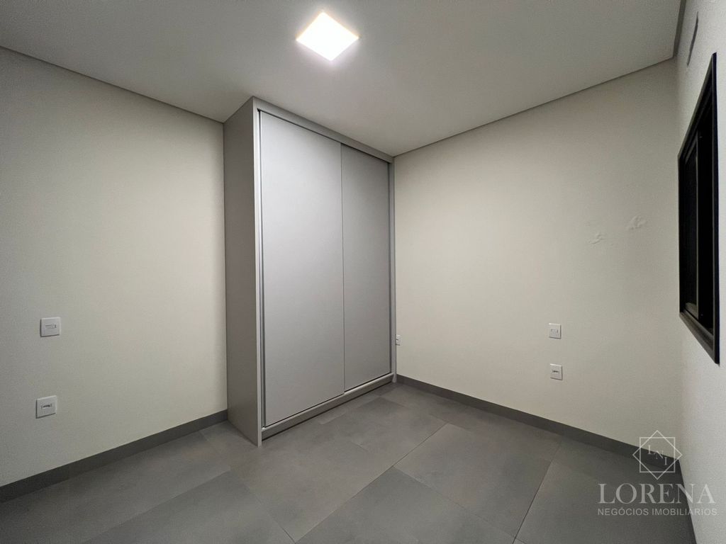 Casa com 3 quartos à venda, 210m² — foto 6 de 9