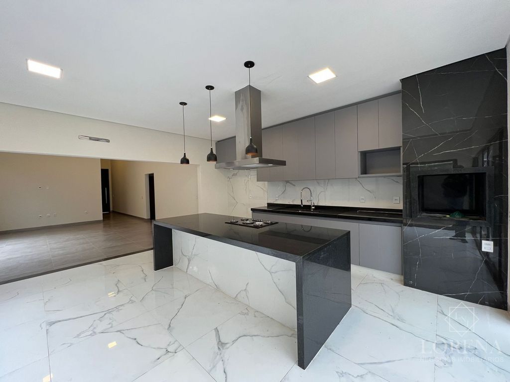Casa com 3 quartos à venda, 210m² — foto 4 de 9