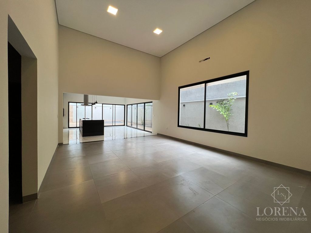 Casa com 3 quartos à venda, 210m² — foto 2 de 9