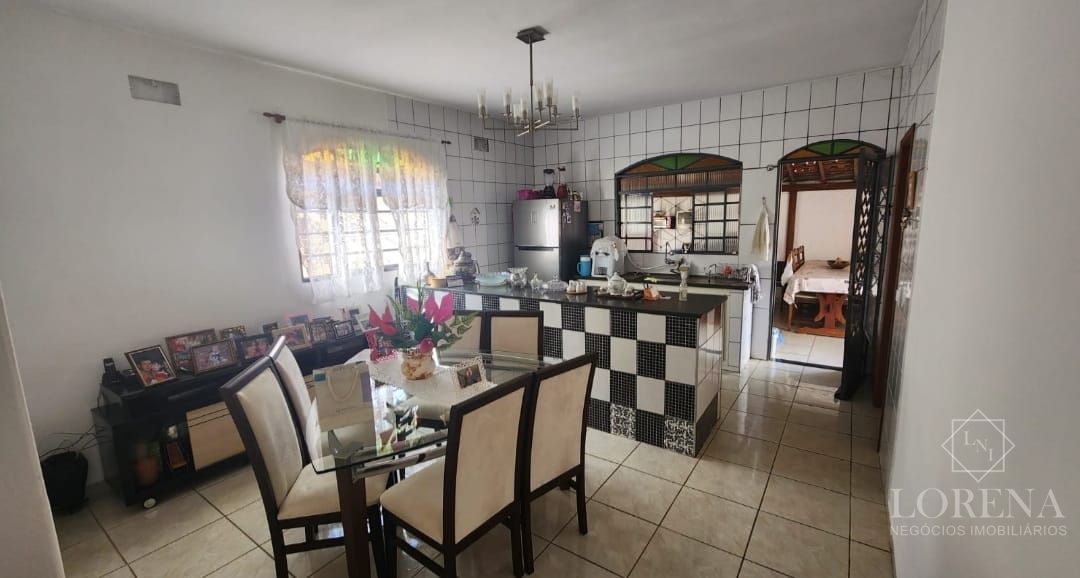 Casa com 3 quartos à venda, 137m² — foto 4 de 13