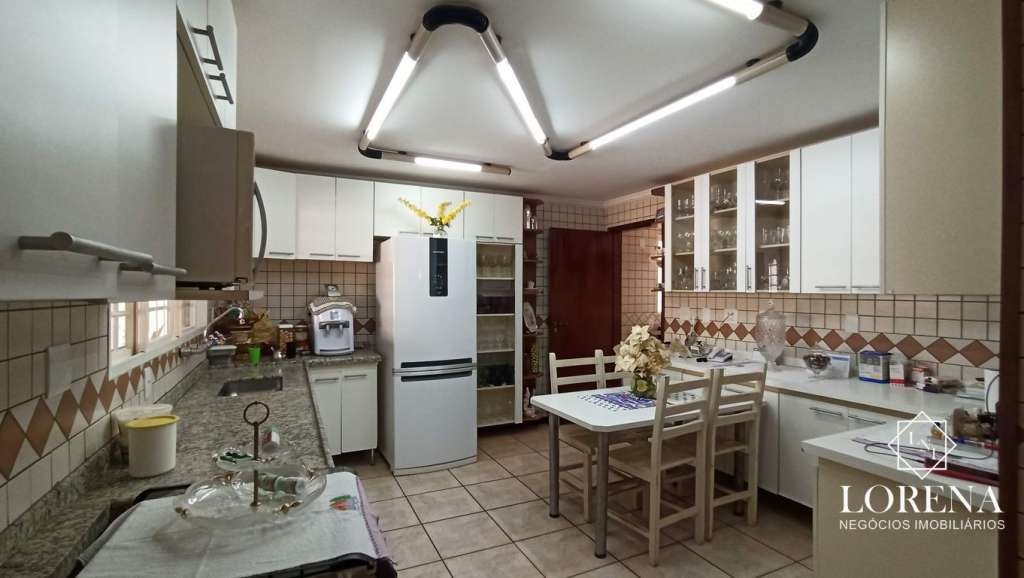 Sobrado com 5 quartos à venda, 300m² — foto 20 de 29