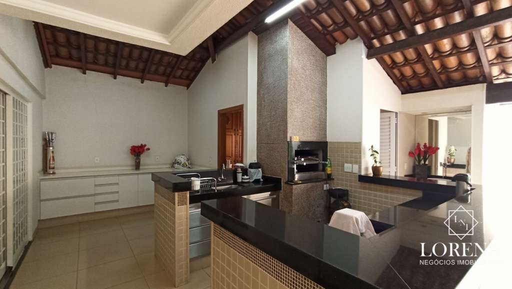 Sobrado com 5 quartos à venda, 300m² — foto 25 de 29