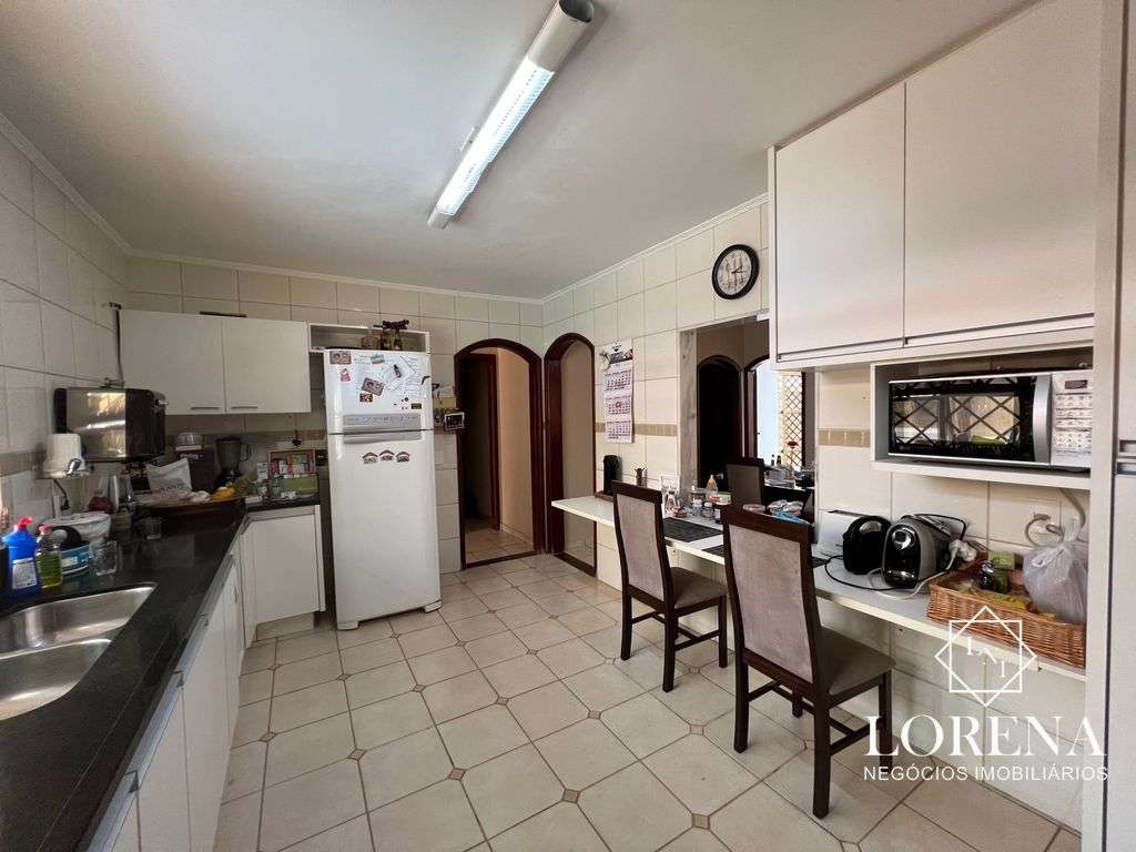 Sobrado com 5 quartos à venda, 330m² — foto 16 de 31