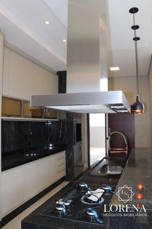 Casa de Condomínio com 3 quartos à venda, 220m² — foto 9 de 31