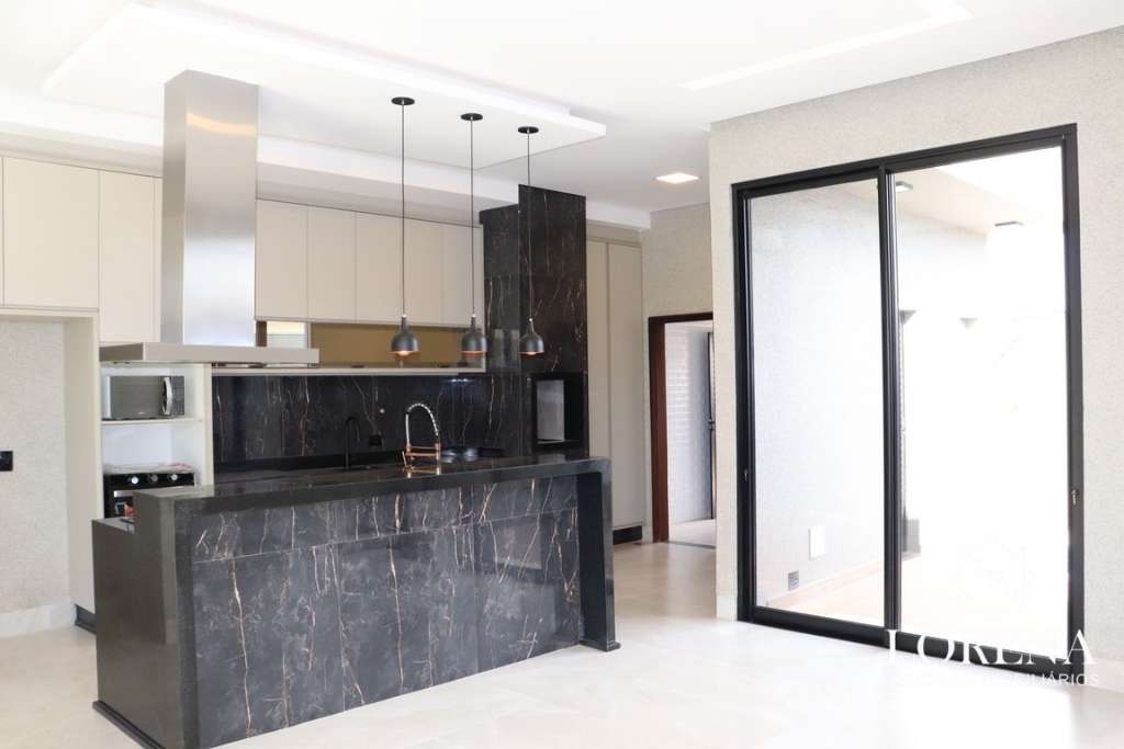 Casa de Condomínio com 3 quartos à venda, 220m² — foto 7 de 31