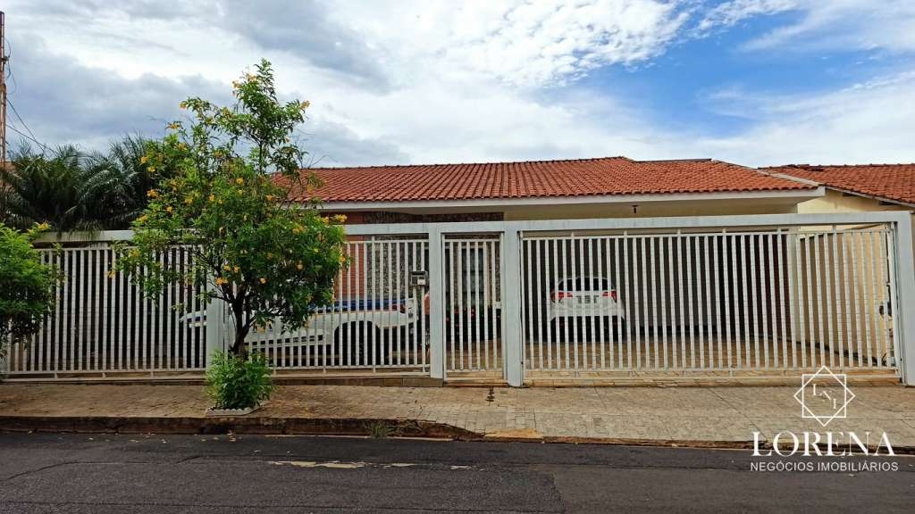 Casa com 4 quartos à venda, 300m² — foto 3 de 32
