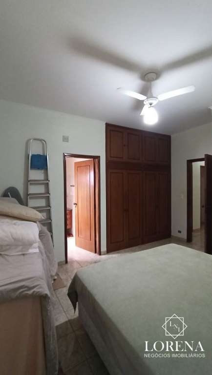 Casa com 4 quartos à venda, 300m² — foto 24 de 32