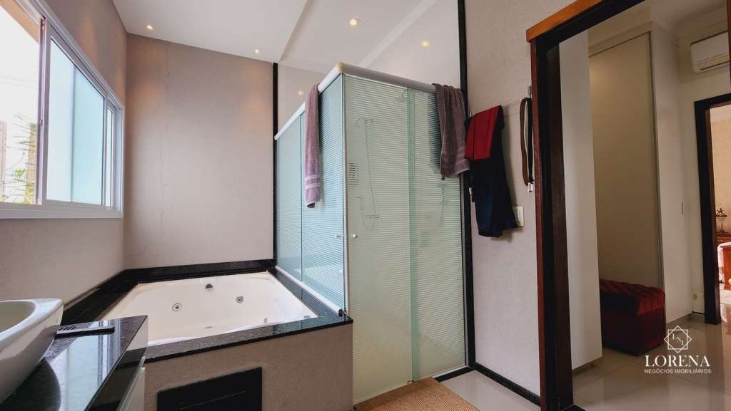 Sobrado com 4 quartos à venda, 342m² — foto 16 de 31