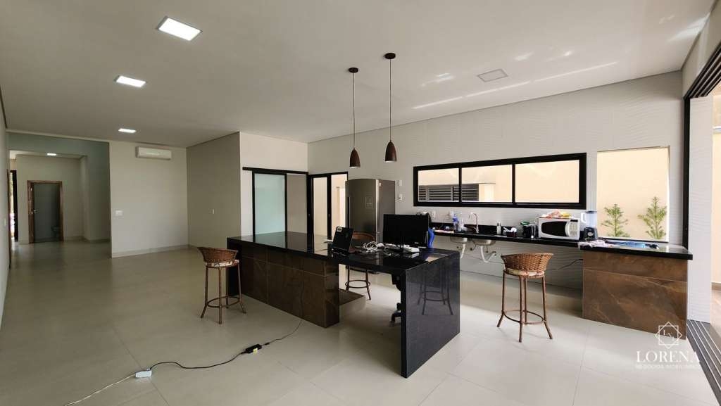 Casa com 3 quartos à venda, 264m² — foto 16 de 31