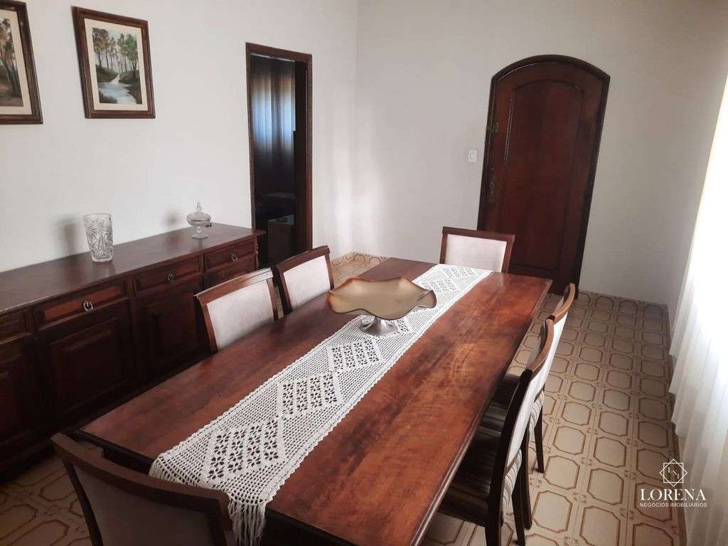 Casa com 3 quartos à venda, 130m² — foto 3 de 8