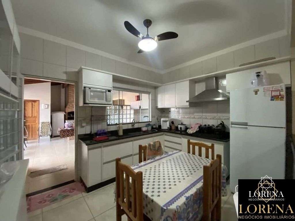 Casa com 3 quartos à venda, 180m² — foto 5 de 26