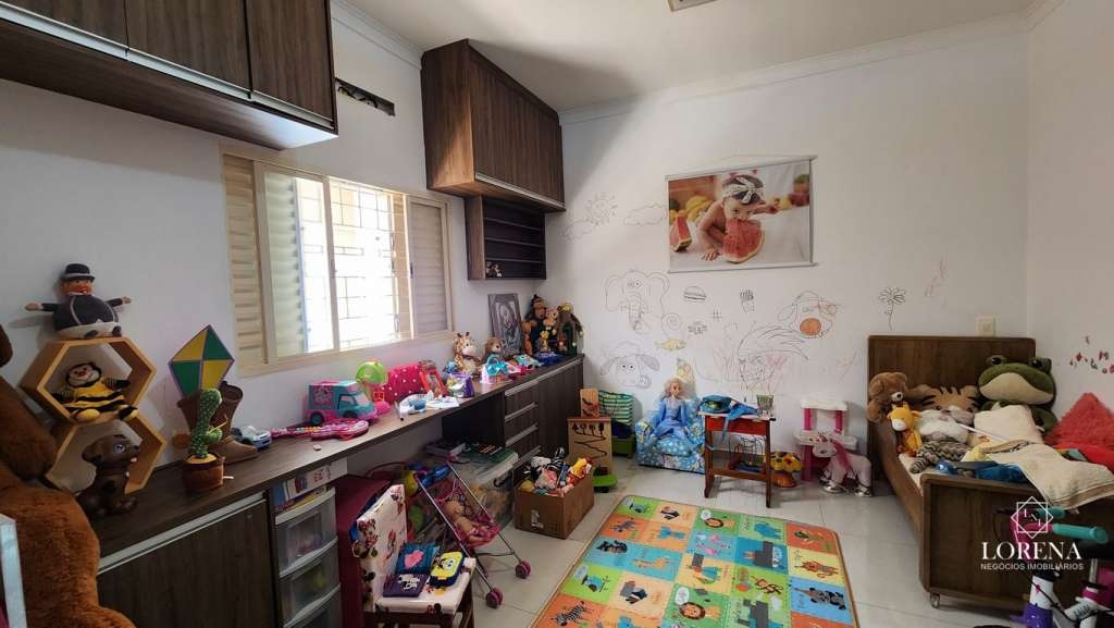 Casa com 4 quartos à venda, 215m² — foto 16 de 30