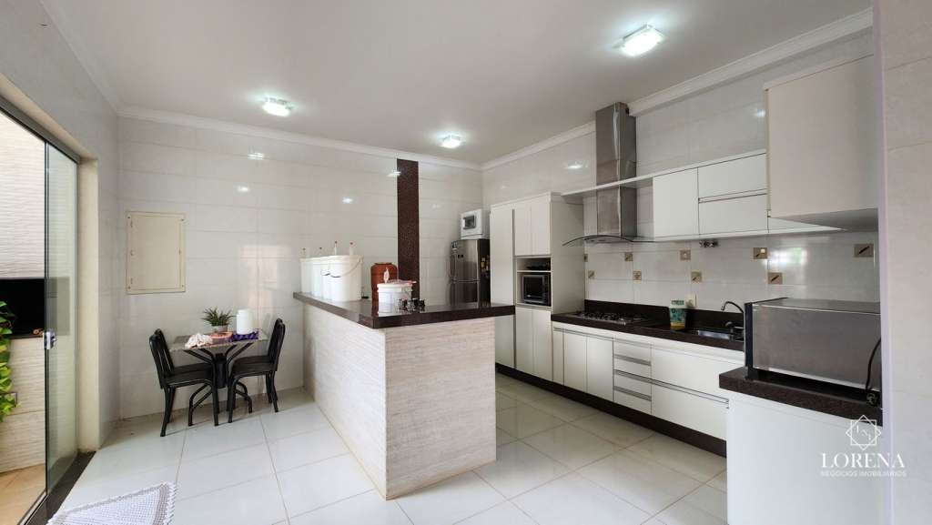 Casa com 4 quartos à venda, 215m² — foto 12 de 30