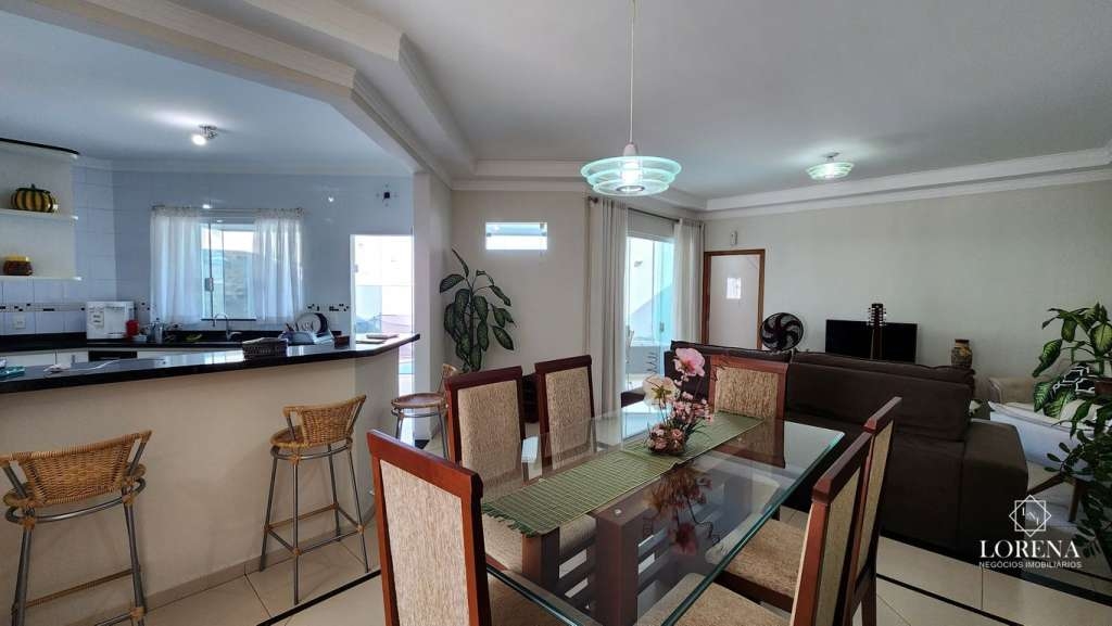 Casa de Condomínio com 3 quartos à venda, 225m² — foto 5 de 30