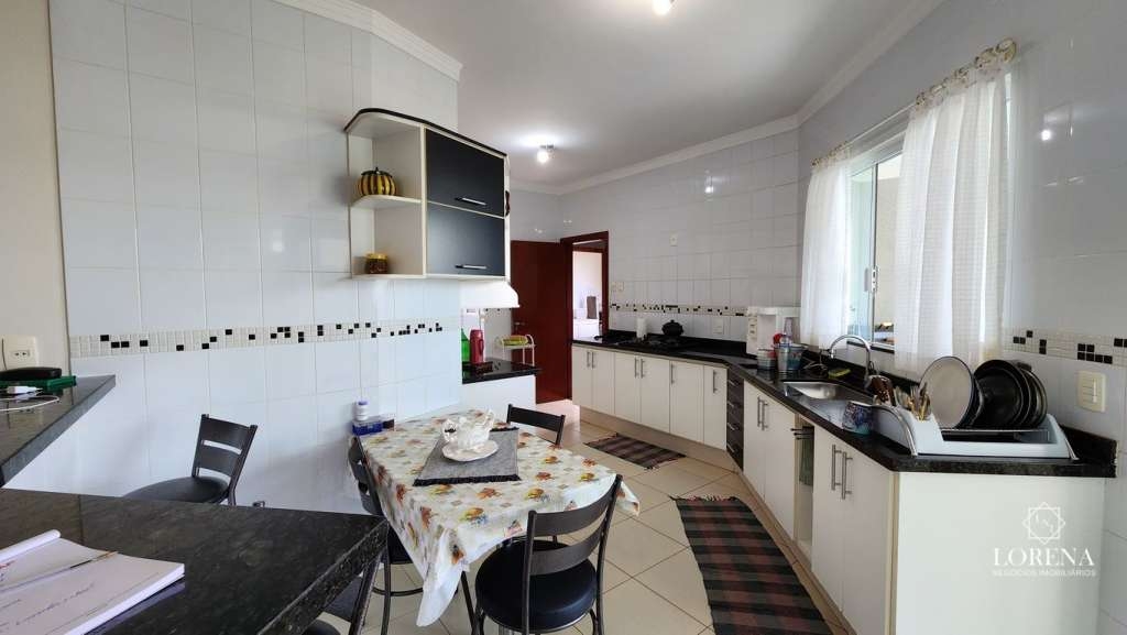 Casa de Condomínio com 3 quartos à venda, 225m² — foto 7 de 30