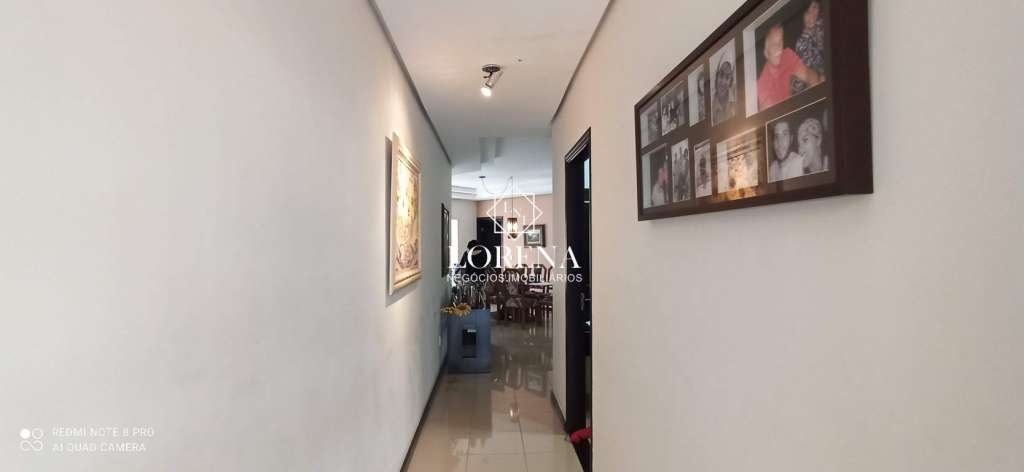 Casa de Condomínio com 3 quartos à venda, 250m² — foto 2 de 18