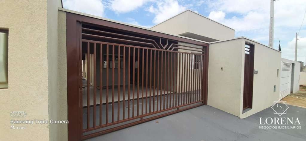 Casa com 3 quartos à venda, 106m² — foto 2 de 42