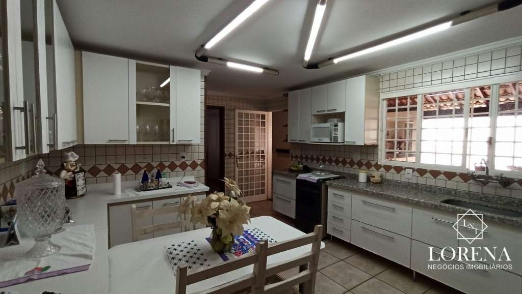 Sobrado com 5 quartos à venda, 300m² — foto 24 de 29