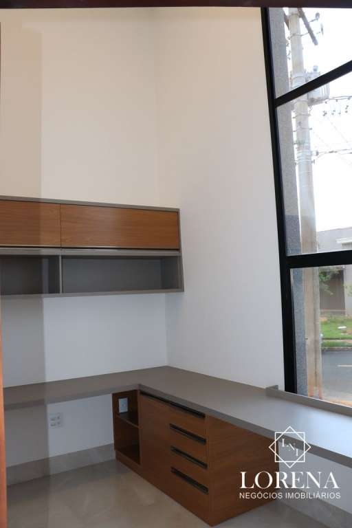 Casa de Condomínio com 3 quartos à venda, 220m² — foto 3 de 31