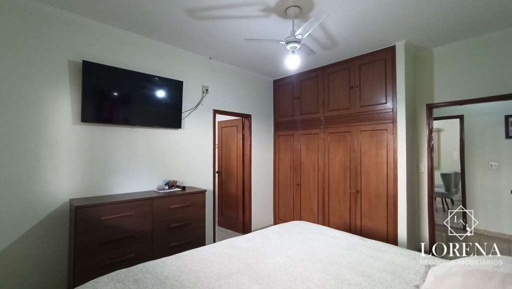 Casa com 4 quartos à venda, 300m² — foto 16 de 32