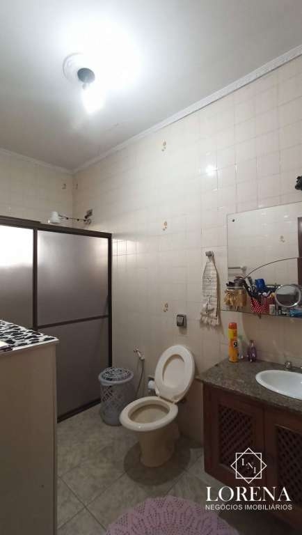 Casa com 4 quartos à venda, 300m² — foto 18 de 32
