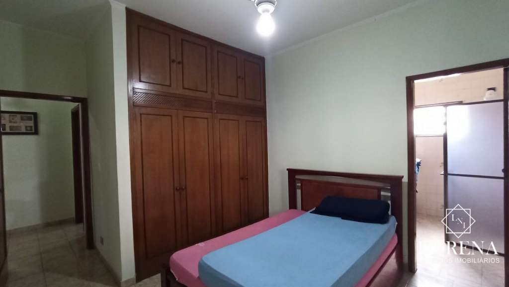 Casa com 4 quartos à venda, 300m² — foto 20 de 32