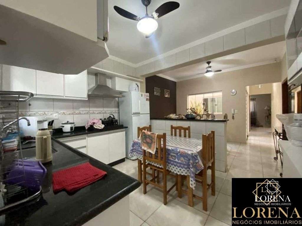Casa com 3 quartos à venda, 180m² — foto 4 de 26