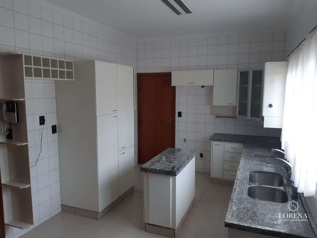 Casa com 3 quartos à venda, 250m² — foto 38 de 50
