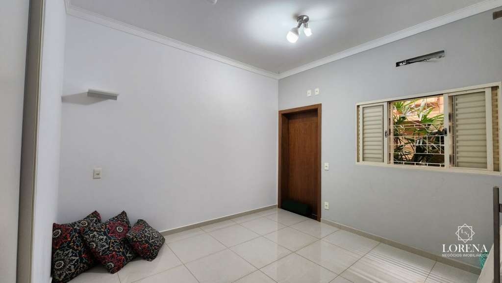 Casa com 4 quartos à venda, 215m² — foto 15 de 30
