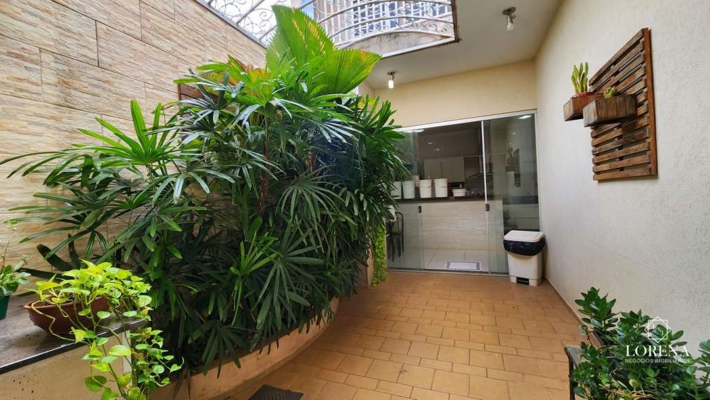 Casa com 4 quartos à venda, 215m² — foto 11 de 30